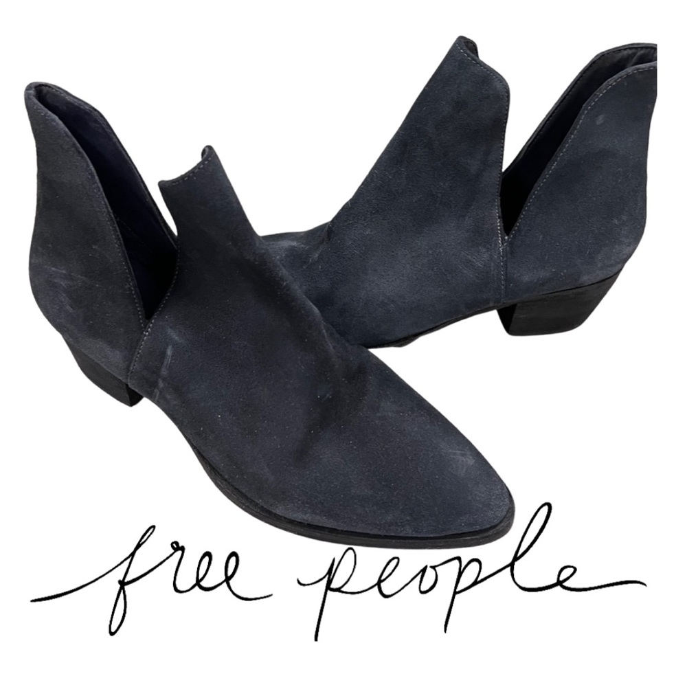 NWOB $158 Free People Double V Suede Ankle Boots. Size 9.5
